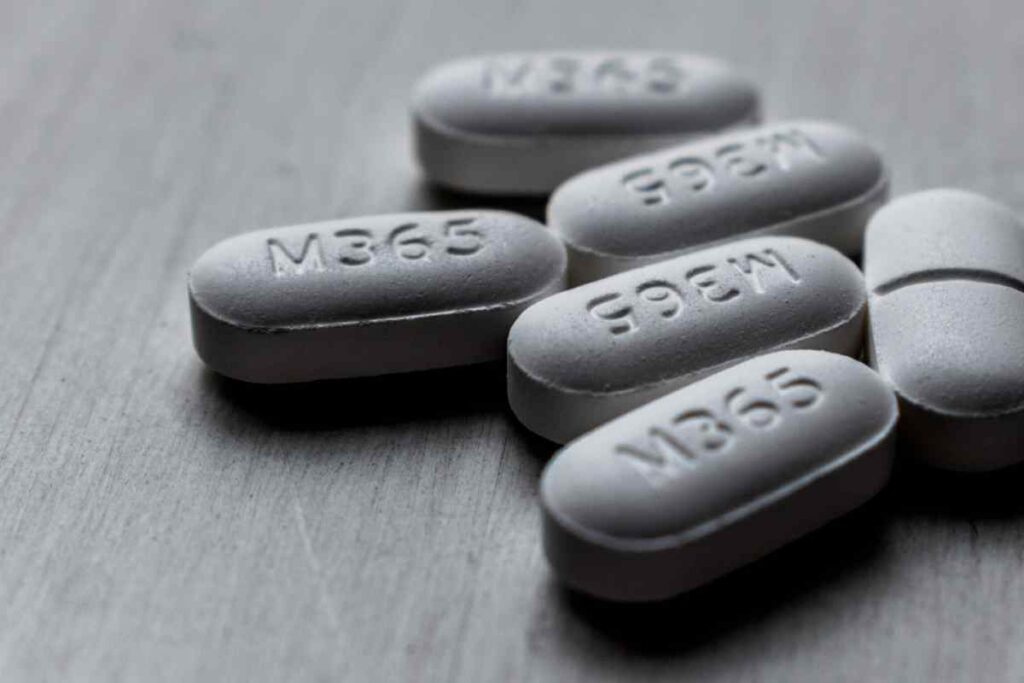 m365 white oblong pill